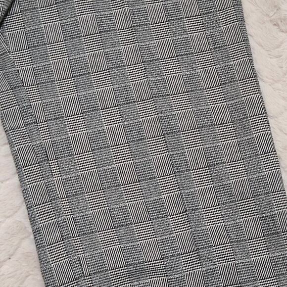 White House BLack Market Black and Gray Mini-Houndstooth Capri Pants, Size - Picture 9 of 9